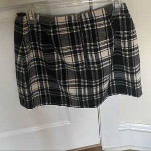 Plaid black and white skirt